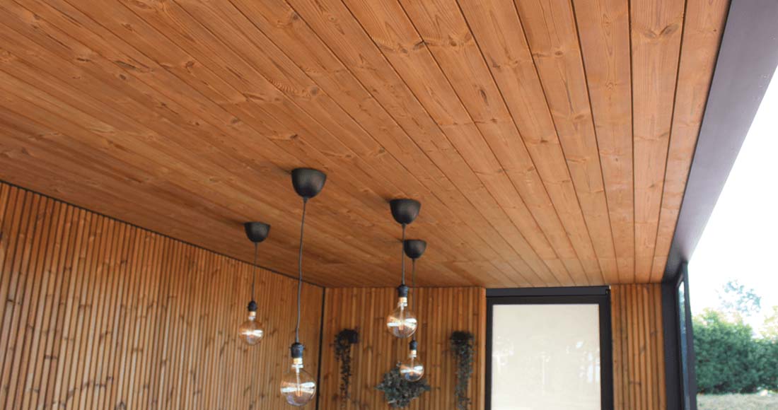 Maluwi Overkapping met Thermowood hout